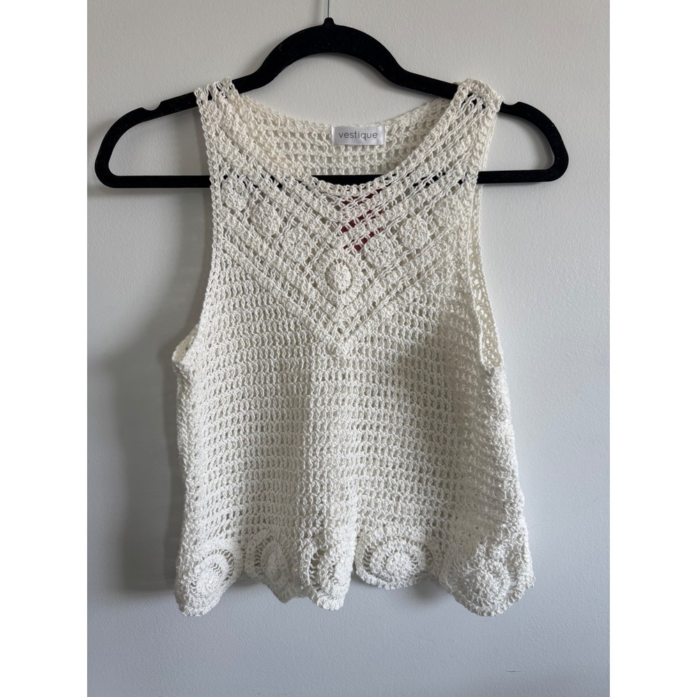 NWOT Vestique White‎ Crochet Tank Top Sleeveless Boho Scalloped Hem SIZE S/M